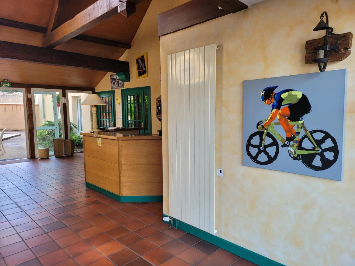 L'Auberge De L'Olive Dompierre-sur-Besbre Exterior photo