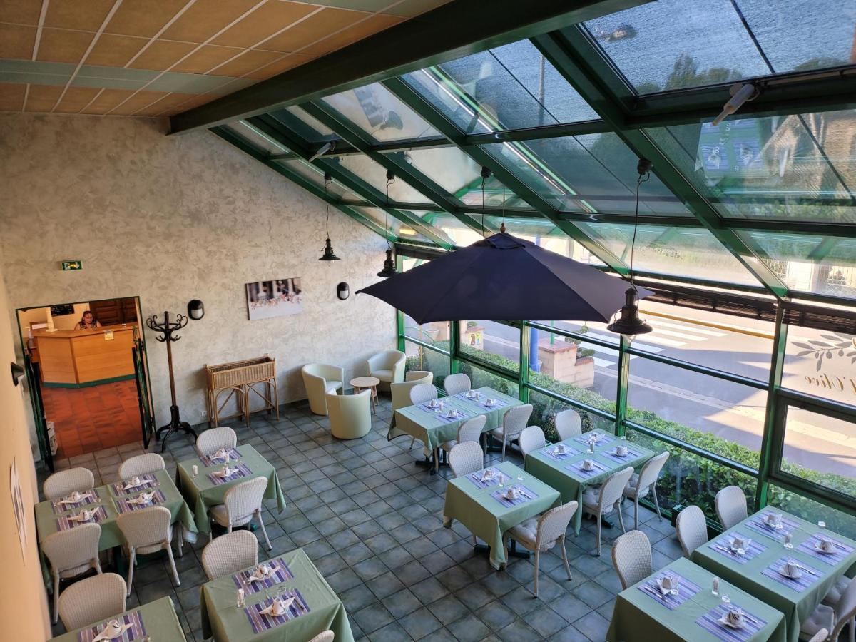 L'Auberge De L'Olive Dompierre-sur-Besbre Exterior photo