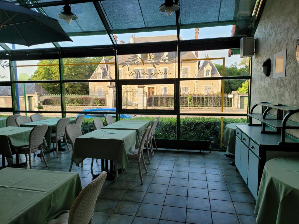 L'Auberge De L'Olive Dompierre-sur-Besbre Exterior photo